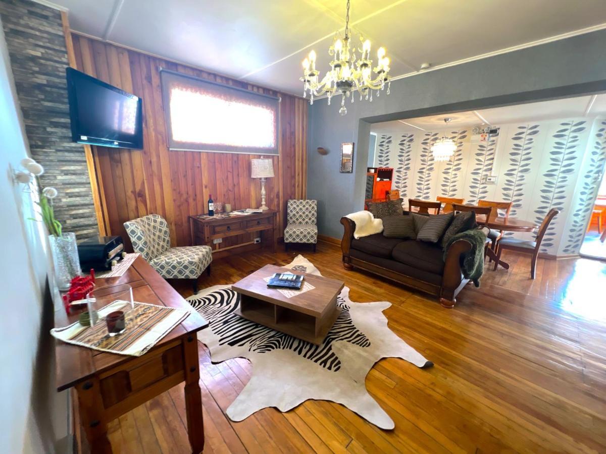 Appartement Incredible Downtown Duplex With Interior Backyard à Punta Arenas Extérieur photo