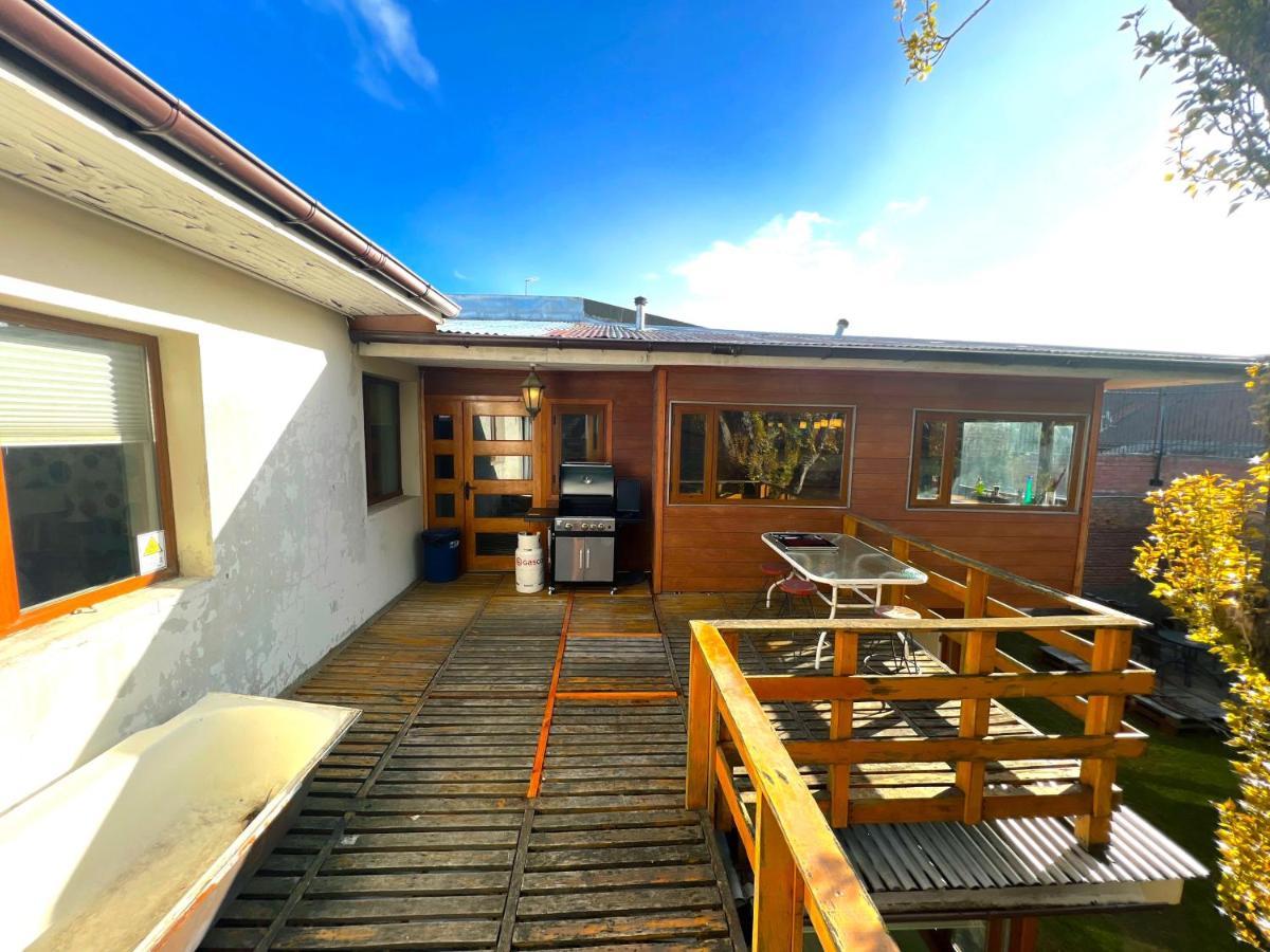 Appartement Incredible Downtown Duplex With Interior Backyard à Punta Arenas Extérieur photo