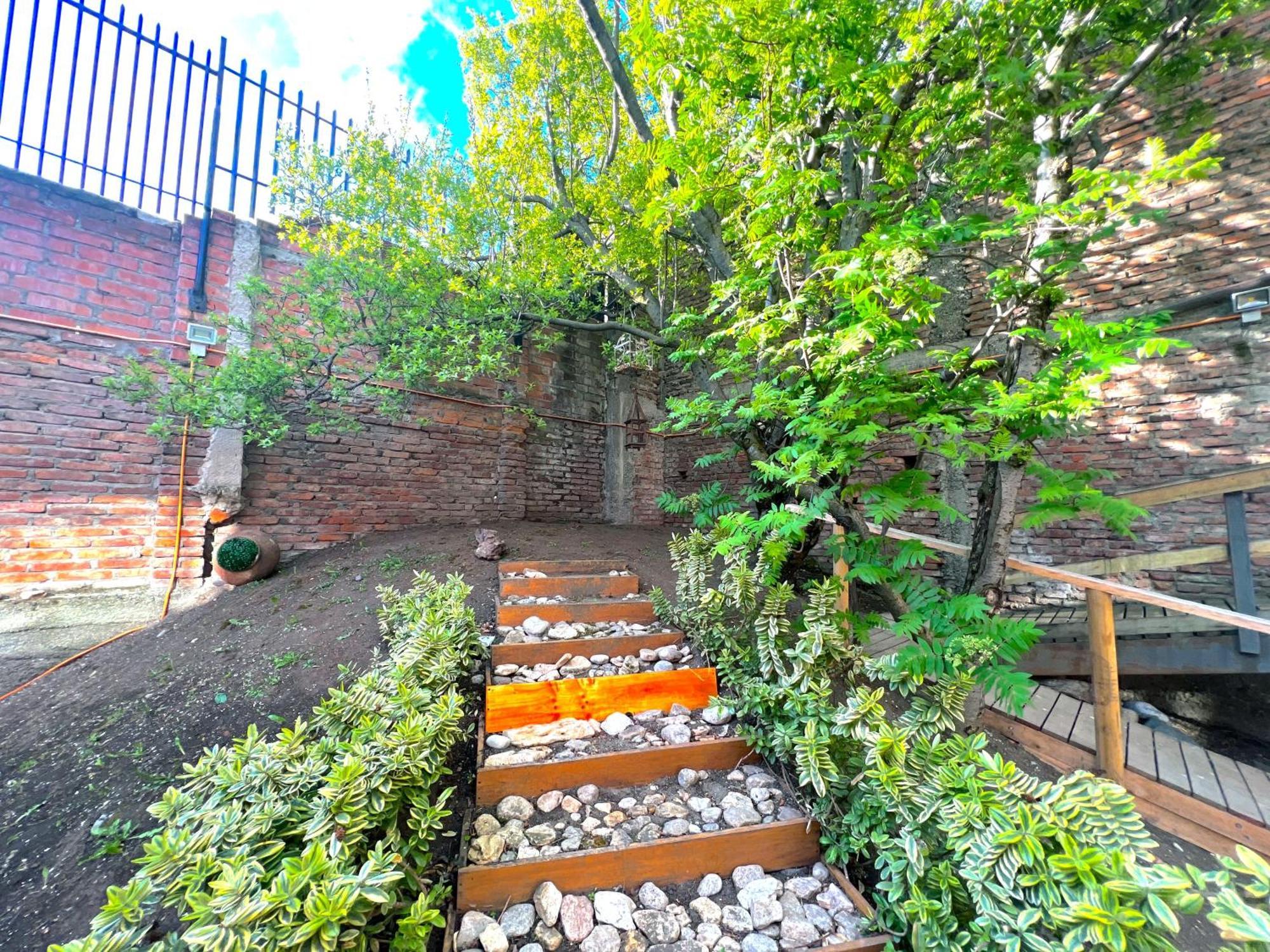 Appartement Incredible Downtown Duplex With Interior Backyard à Punta Arenas Extérieur photo